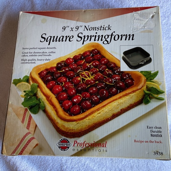 NORPRO 9”x 9” Nonstick Square Springform - Picture 1 of 15